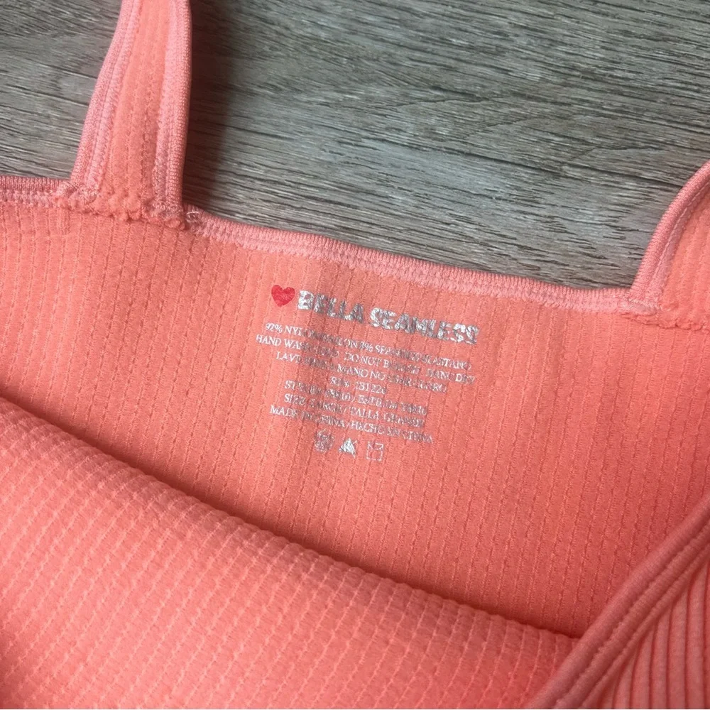 Bella Seamless cropped Coral Ribbed V-Neck Tank Top - Picture 2 of 8